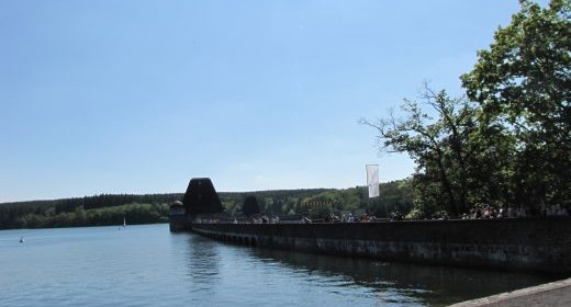 Idylle in Blau und Grün