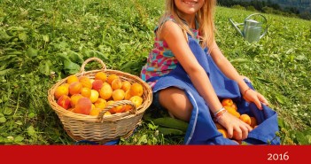 Landlust in Bestform – „Urlaub auf dem Bauernhof in Südtirol 2016“ Foto: Interessierte bestellen den neuen Katalog Urlaub auf dem Bauernhof in Südtirol 2016 kostenlos unter www.roterhahn.it. Bildnachweis: Roter Hahn
